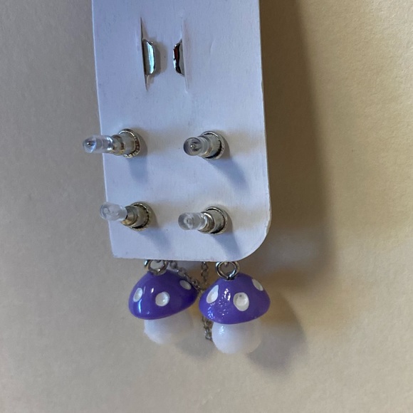 🆕 🍄Pastel Mushroom Cuff Earring Set🍄 - Picture 8 of 10